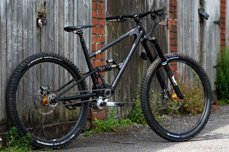 Starling Spur is a high singlepivot steel gearbox mountain bike with