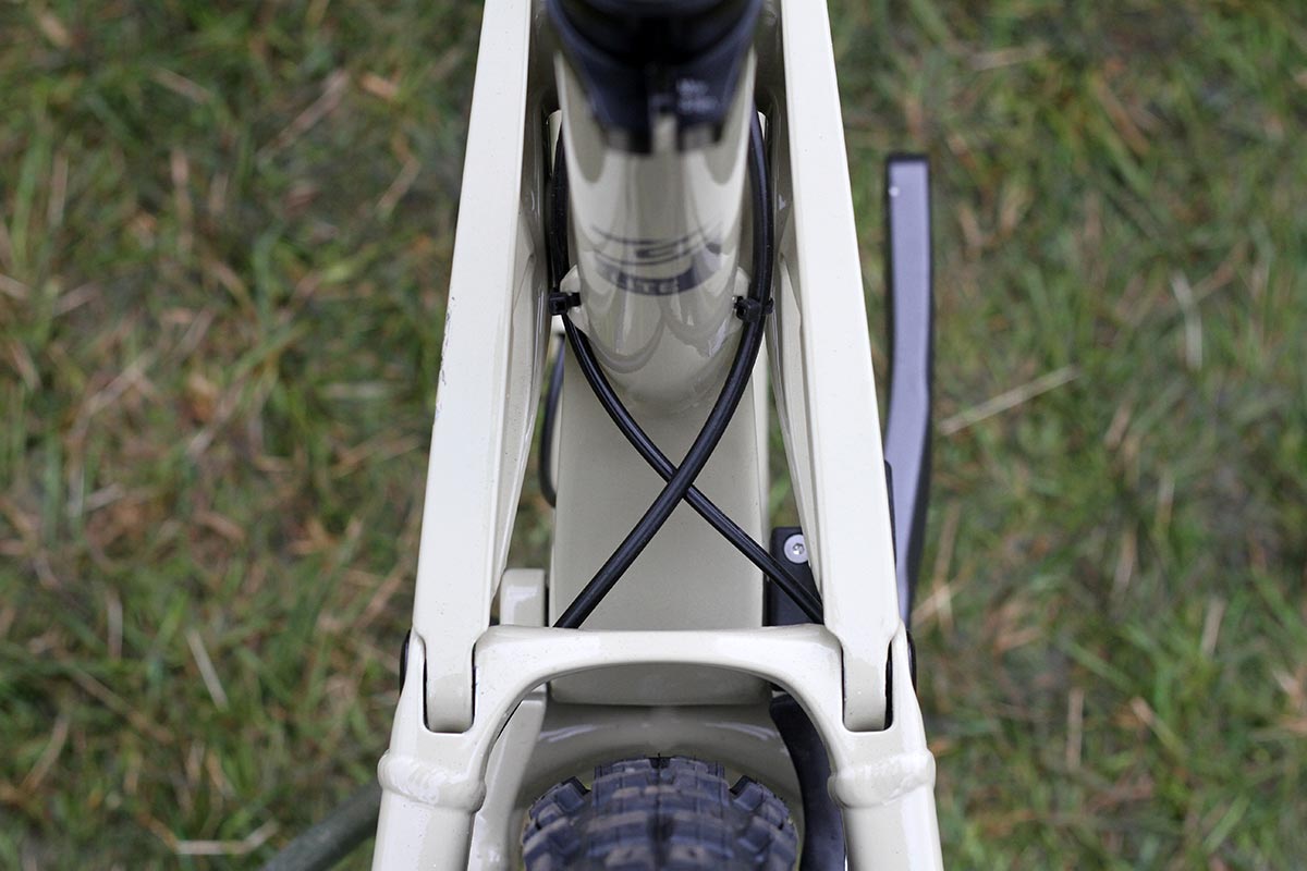 gt force sleeved internal cable routing