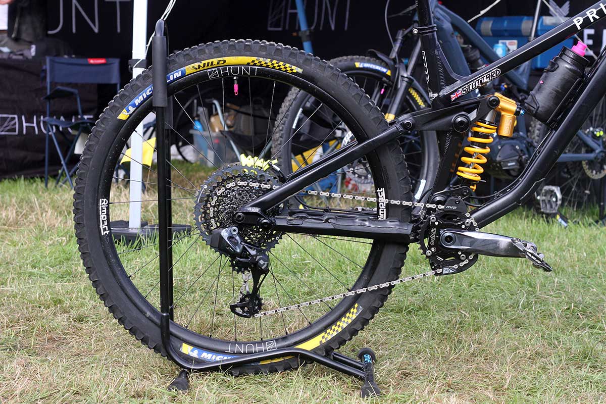 Pro Bike Check: Matt Stuttard's Privateer 161 EWS Race Bike, plus E-161  updates! - Bikerumor