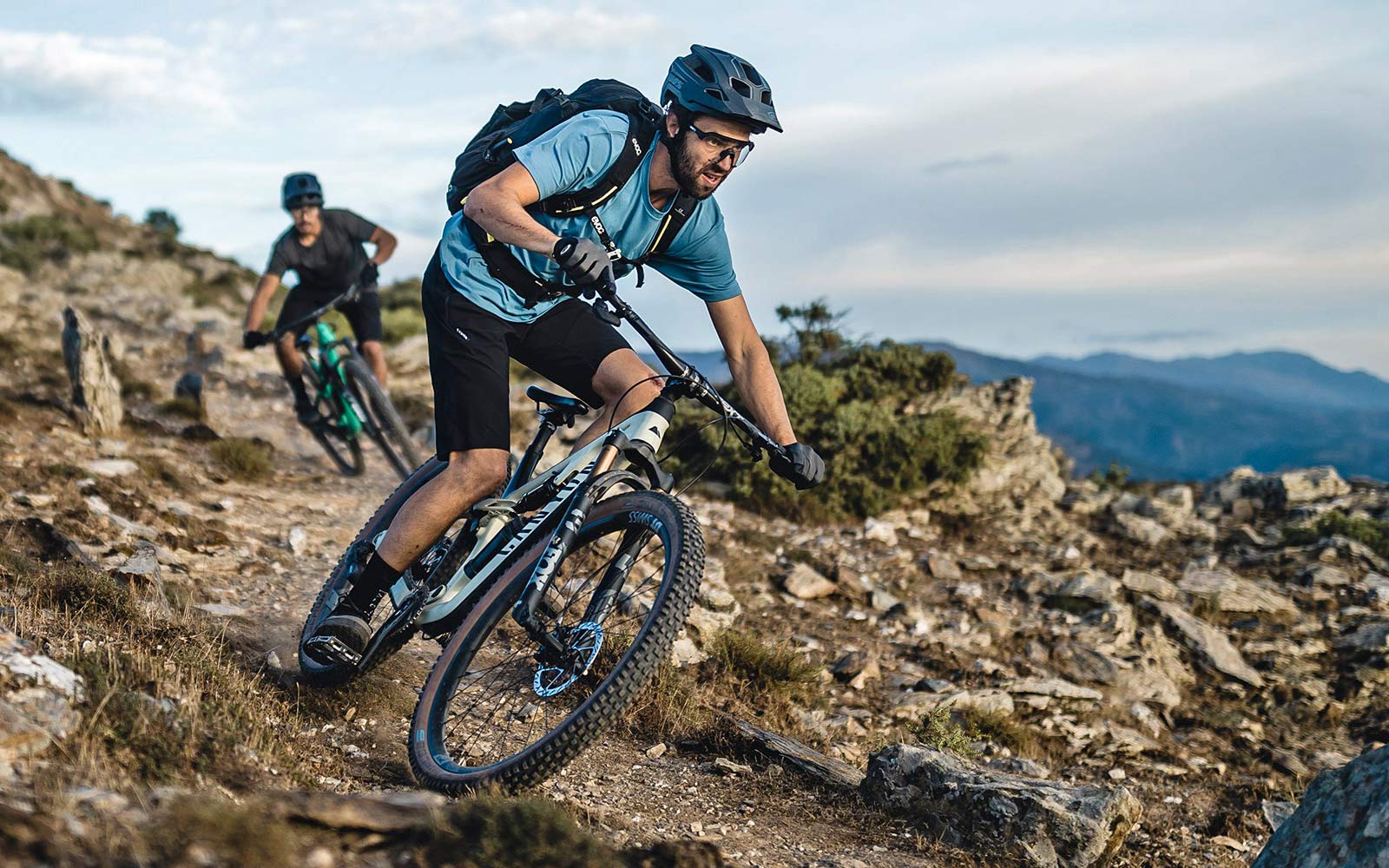 Canyon Neuron CF trail bike gets travel 