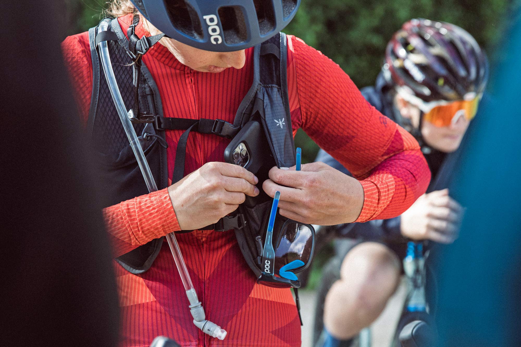 Apidura takes adventure Racing further in new Hydration Vest! Bikerumor