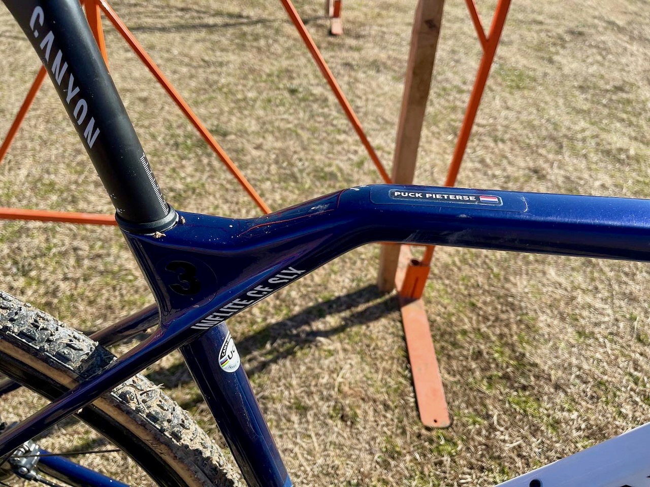 Puck Pieterse Canyon Inflite CF SLX shouldering tube