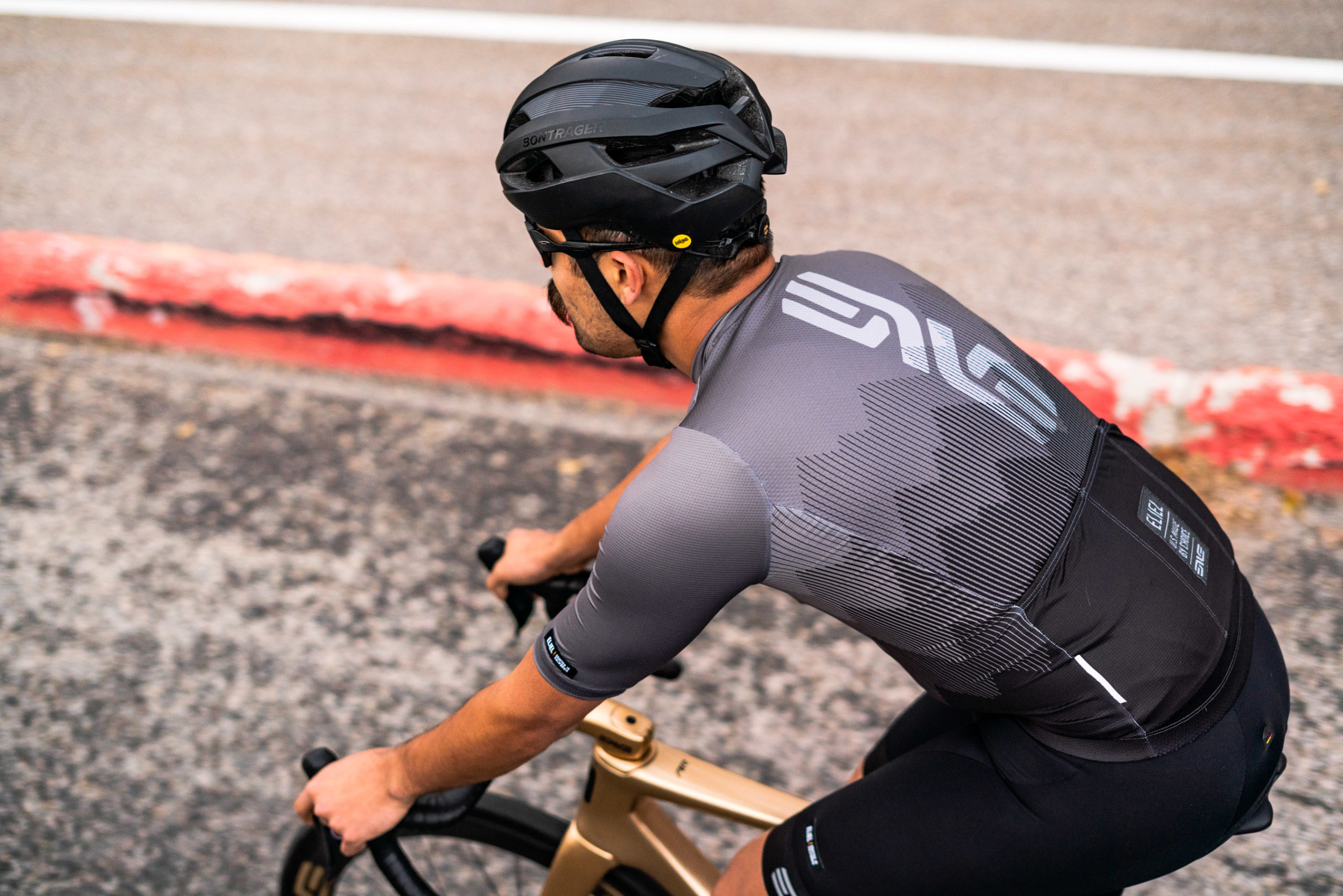 ENVE short sleeve horizon jersey. Back view.