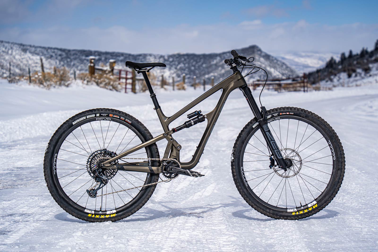 Revel Rail 29 is their new 155mm enduro bike with more durable CBF  suspension linkage - Bikerumor