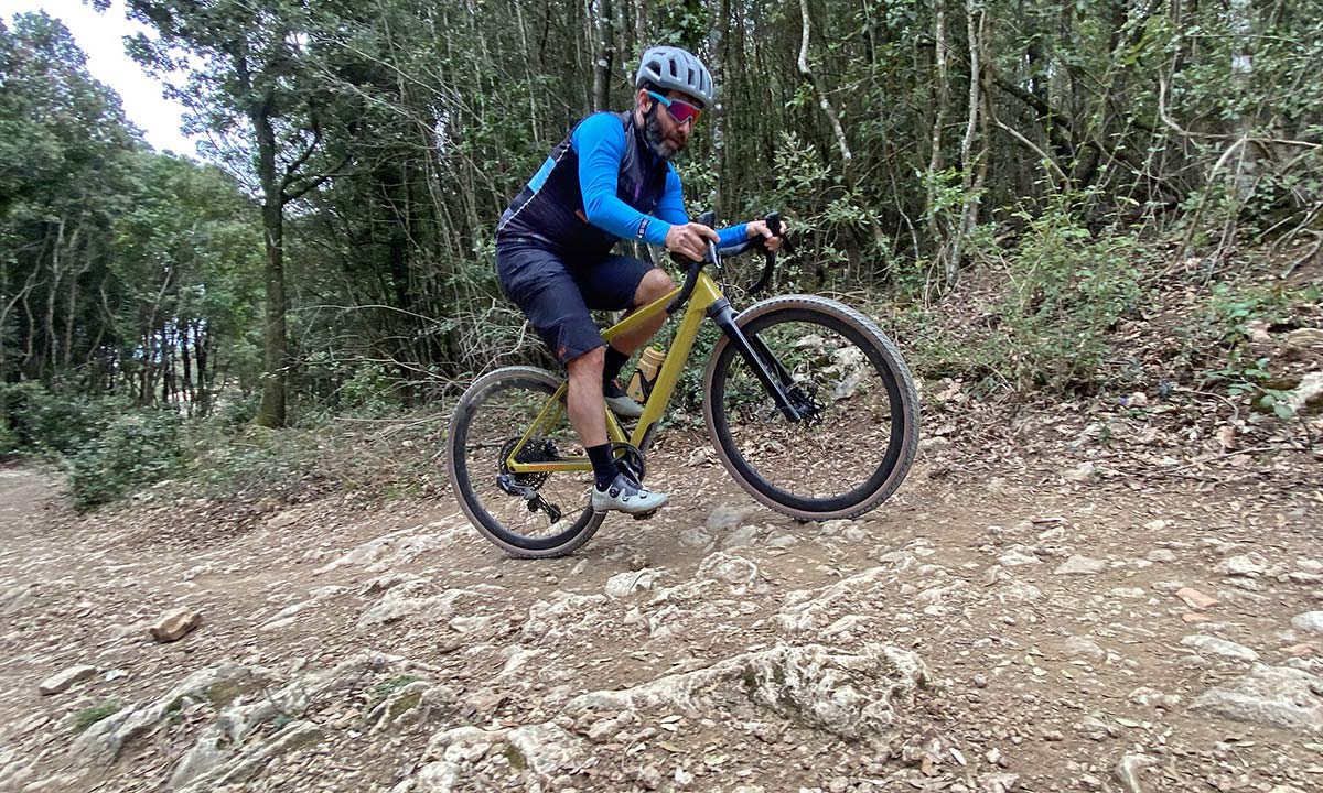 Revisión del neumático Hutchinson Knotty Tundra Adventure Gravel, Rough Gravel