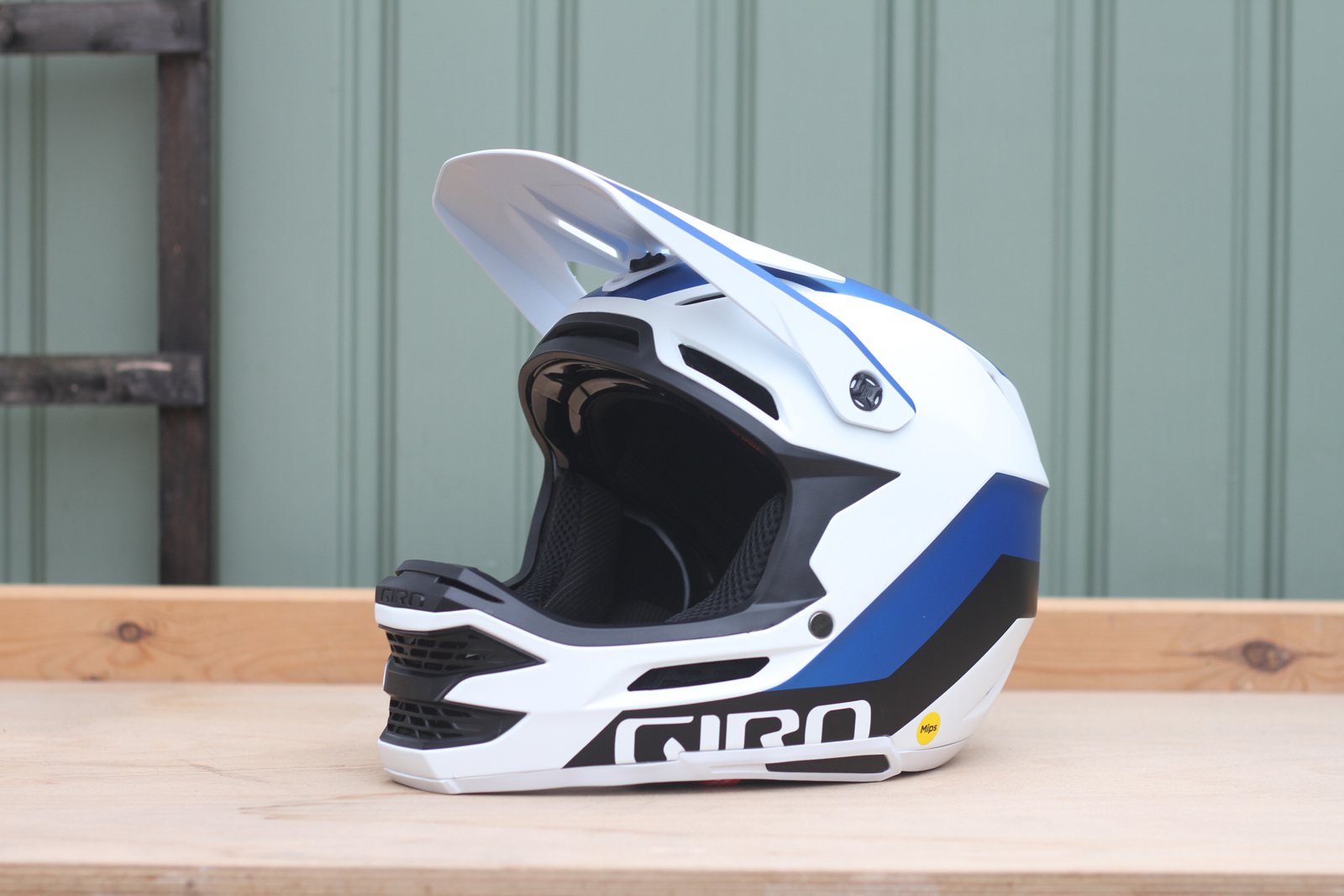 Giro Insurgent Full Face Helmet goes 