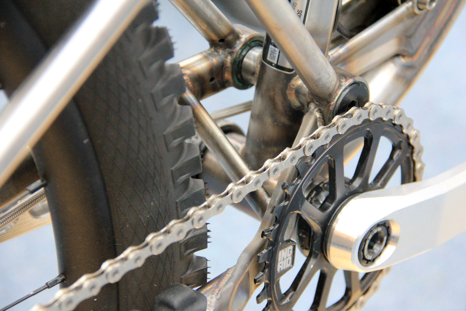 sour double choc mtb frame assymmetric brace