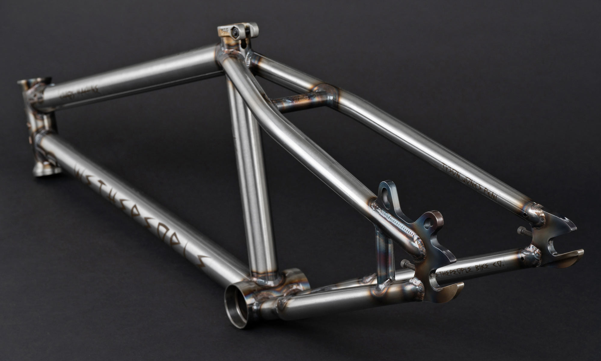 WTP Chaos Machine adopts disc brake on freestyle BMX bike Doctor Woao