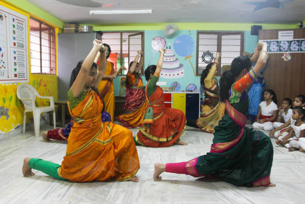 Hemant’s students demonstrate hard work and patience to complete a seven-year course. Each student prepares to perform Arangetram, an on-stage performance after several years of training, in the presence of a guru, considered a public graduation performance.