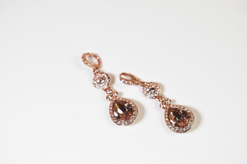 Some people may be allergic to metals or materials in earrings, causing split earlobes.*