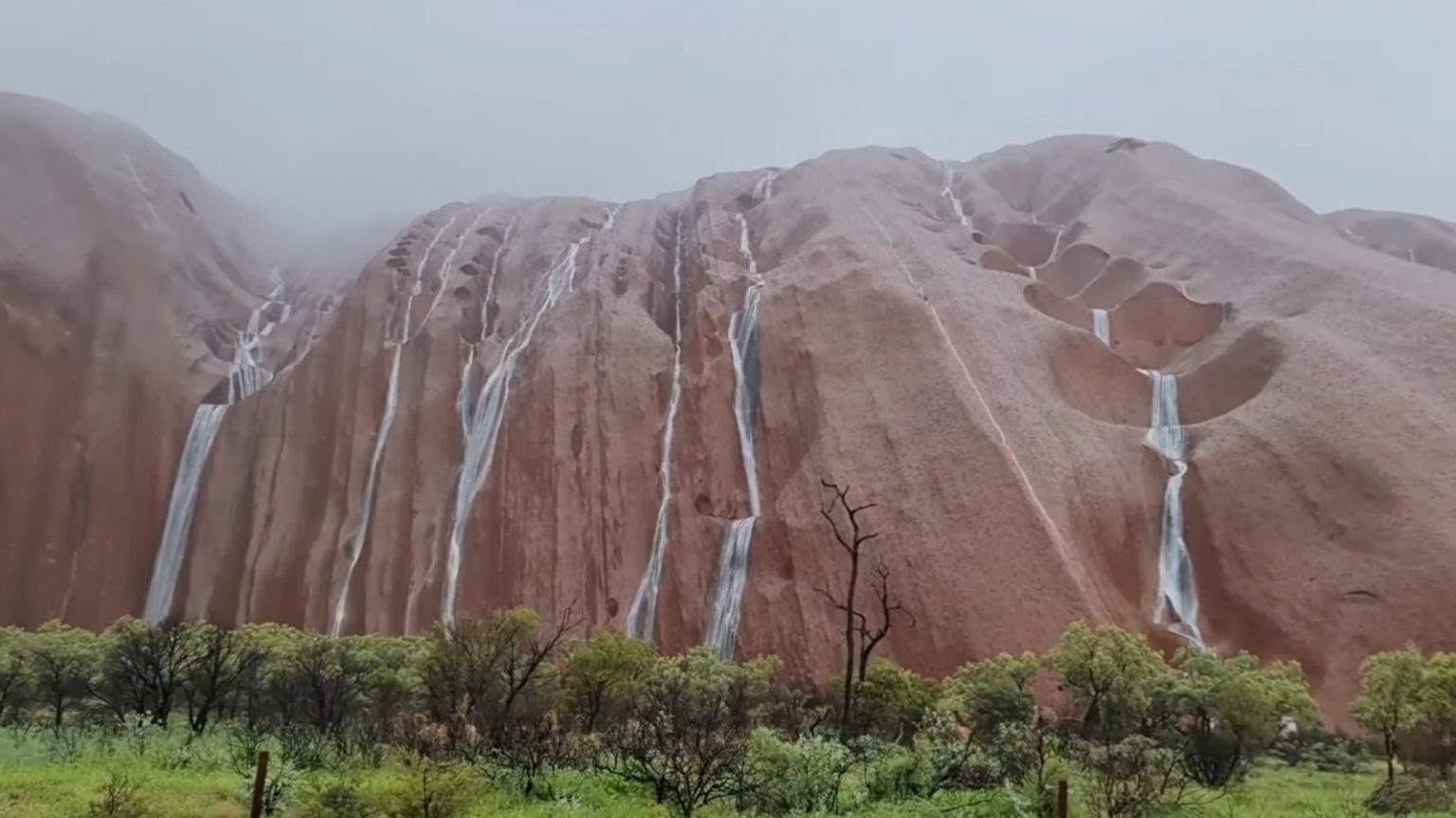 Uluru Storm Rare Rainstorm Creates Waterfalls on Uluru » Explorersweb