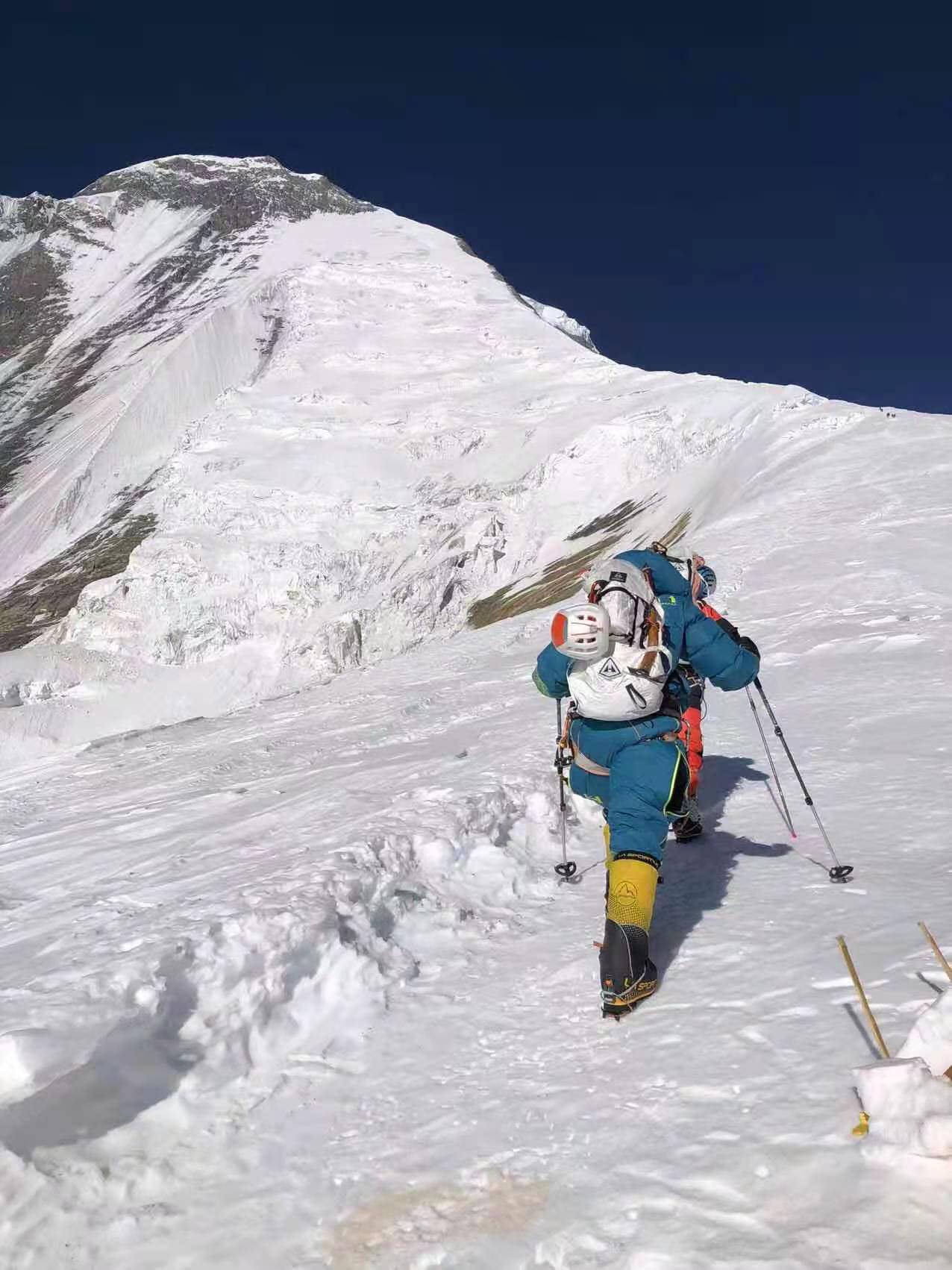 Гора дхаулагири 8172 метра. Дхаулагири пропали без вести. Дхаулагири восхождение. Дхаулагири. Trek turist 2022 на человеке.