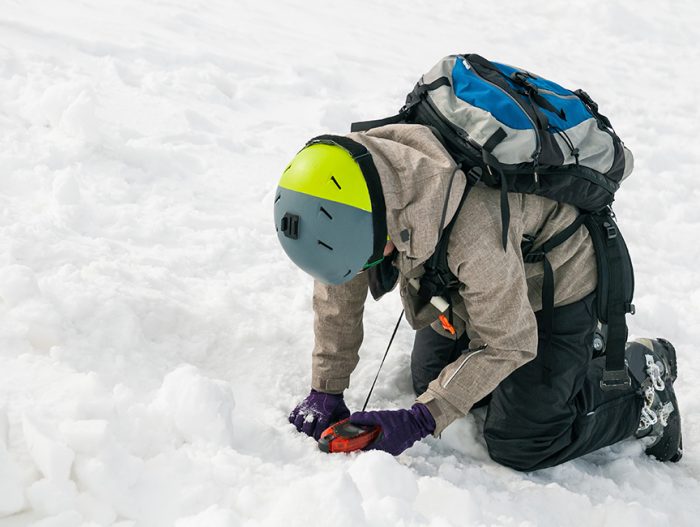 The Best Avalanche Beacons For Backcountry Skiing In 2023