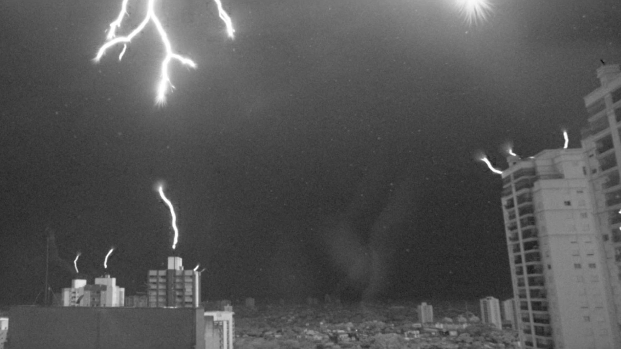 Reach For The Sky Footage Shows Lightning That Strikes Upwards Reach For The Sky Footage Shows Lightning That Strikes Upwards