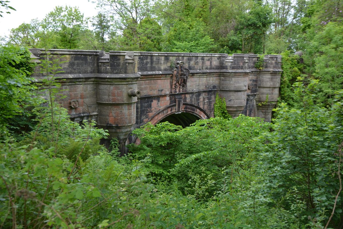 Overtoun Bridge Where Dogs Jump To Their Death » Explorersweb