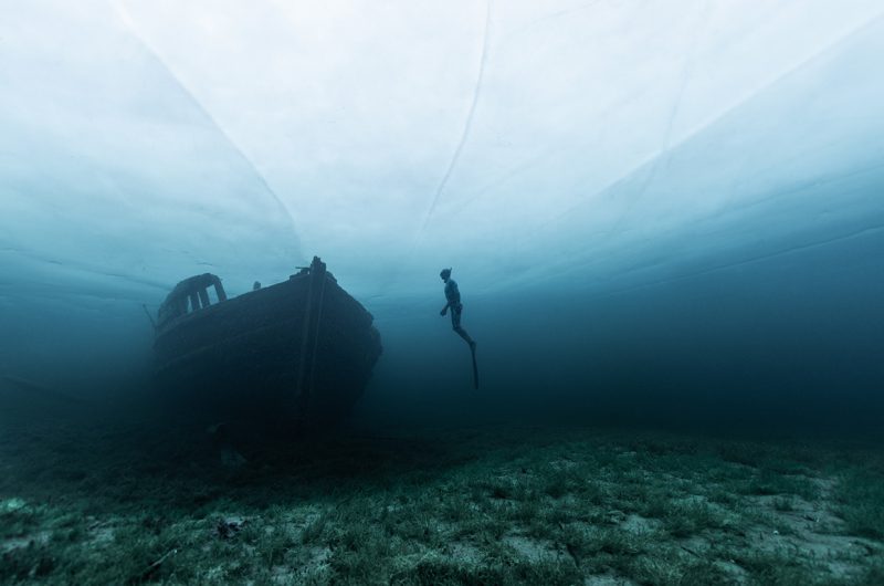 diving under ice