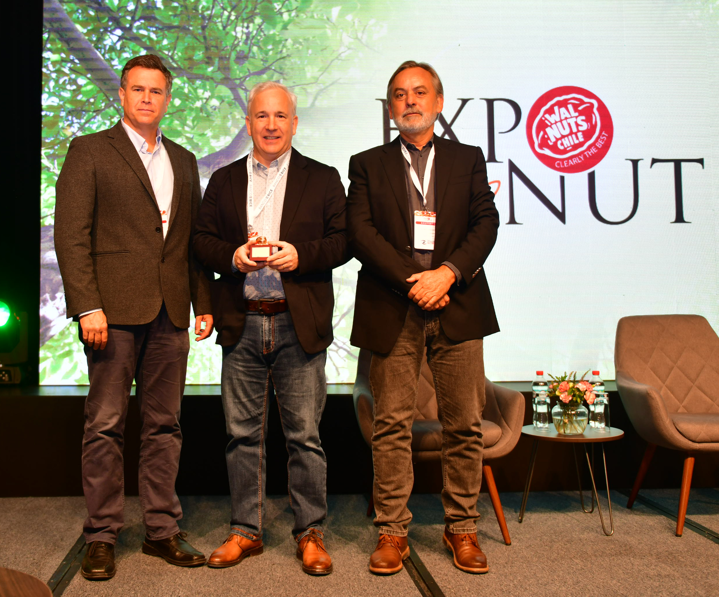Walnut Award 2022.