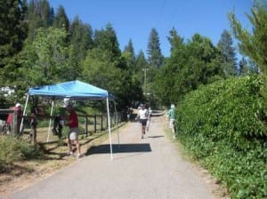 Jose Suarez arriving at Michigan Bluff Western States 100 2010