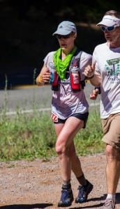 Pam-Smith-2013-Western-States-100-into-Foresthill-still-wet-516×900