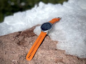 Coros Vertix 2 - view of face and band