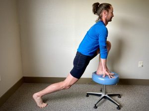 Runners lunge - side view