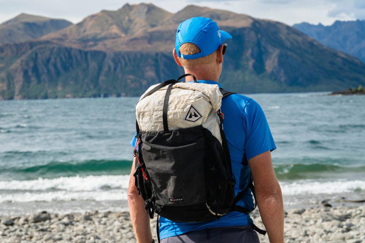 Hyperlite Mountain Gear Aero 28 Ultralight Pack - back view