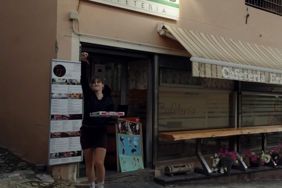 Crewing film - Dakota Jones Martina Valmassoi - getting pizza