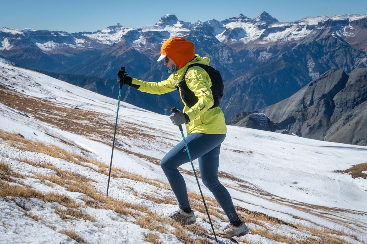 Black Diamond Distance Carbon Z Trekking Running Poles in snow