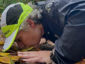 Angie Funtanilla kissing the ground