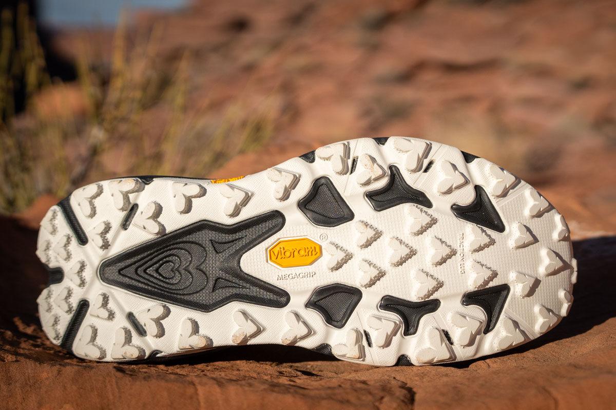 Hoka Speedgoat 7 - outer