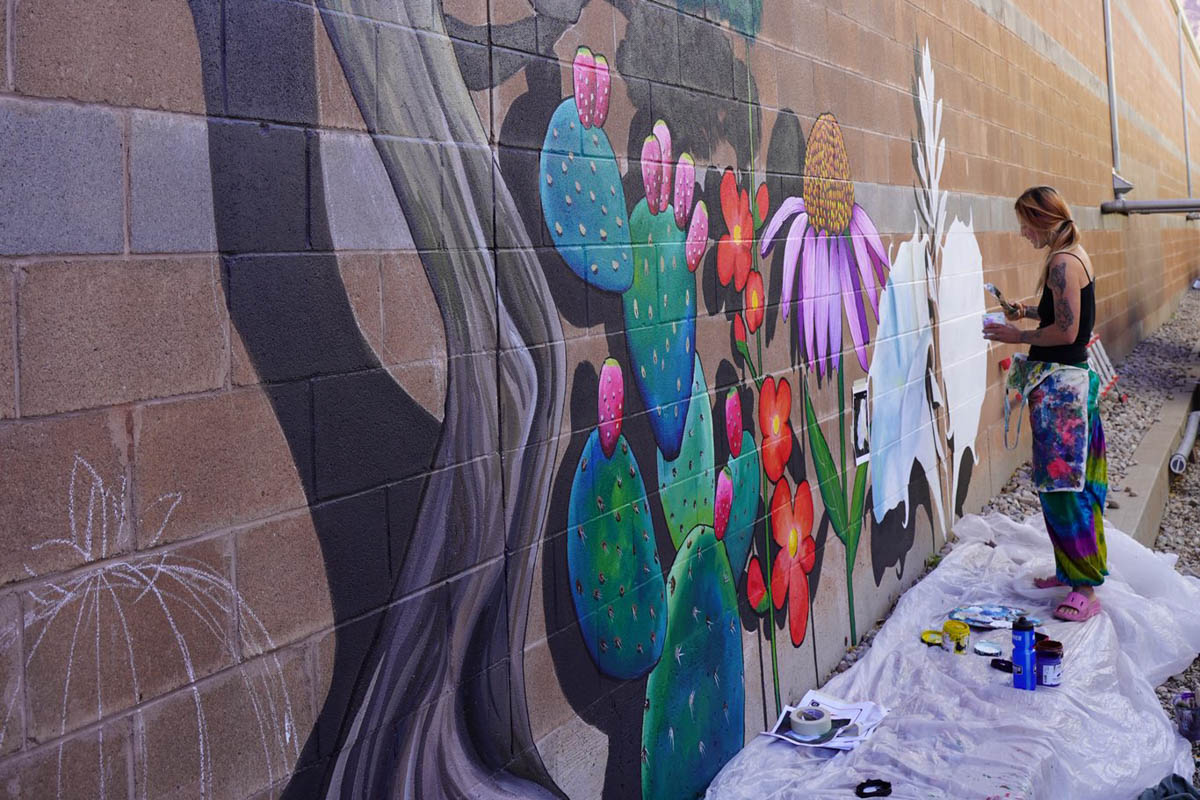 Lizzy Jones - painting mural