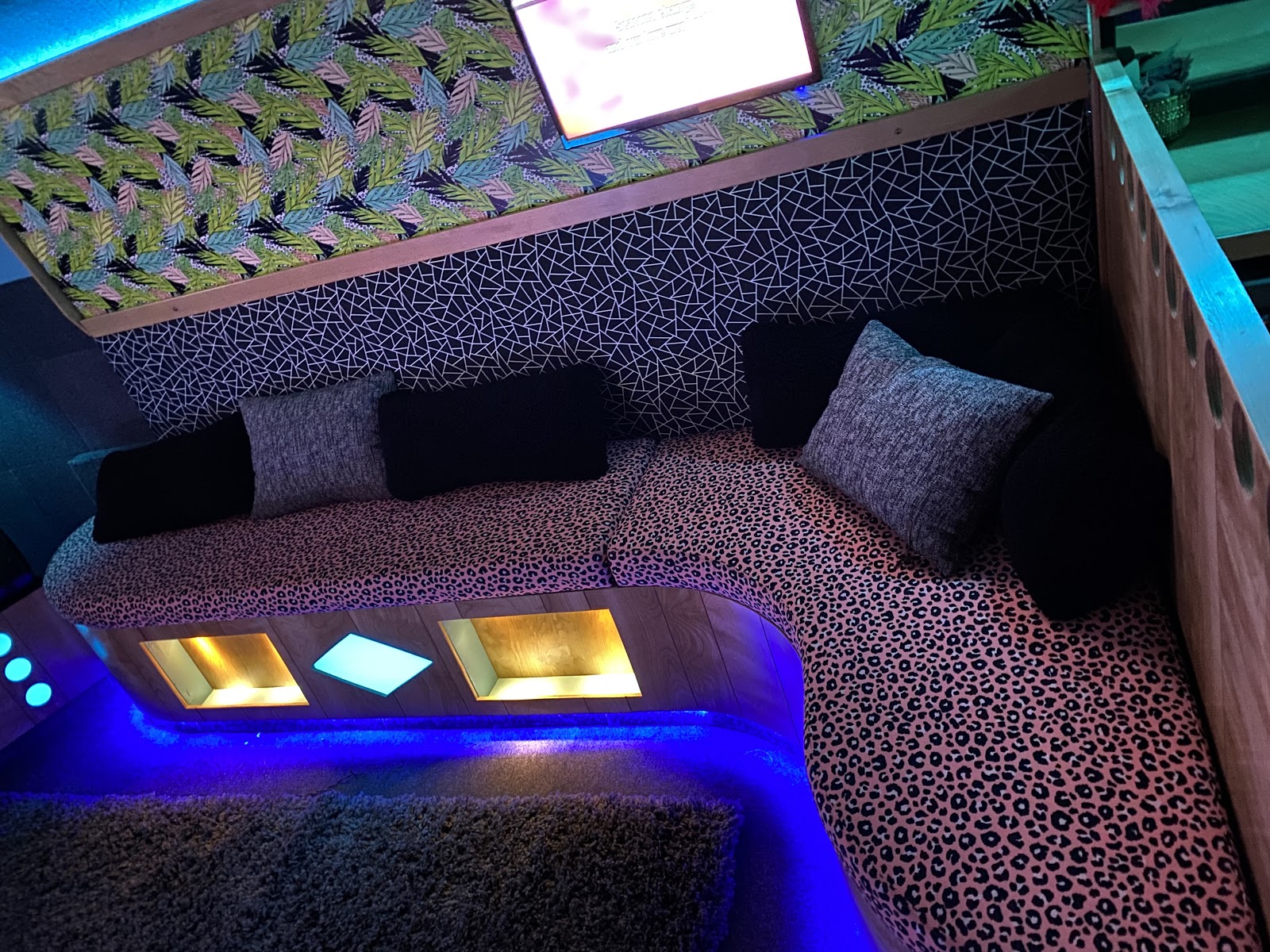 How To Start A Mobile Karaoke Business (Ultimate Guide) Starter