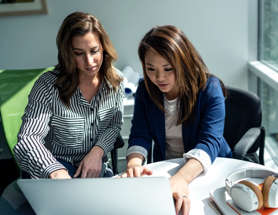 Bc Photo People Collaborate Office B Generic