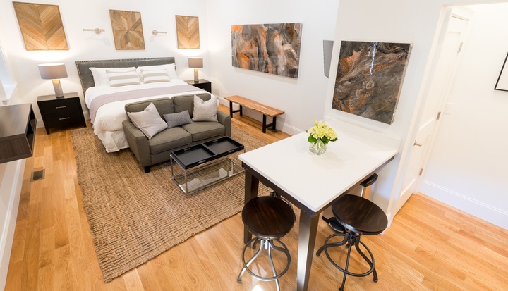 5 STUDIO WITH KITCHENETTE