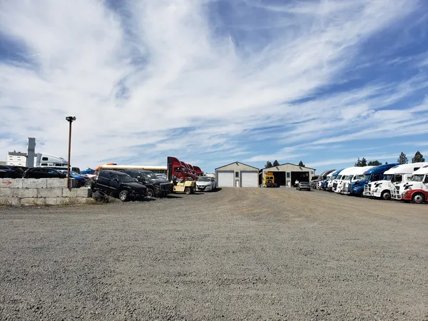 Warehouse image 668b2e54a7ab4c7fa7867809e8192ba2