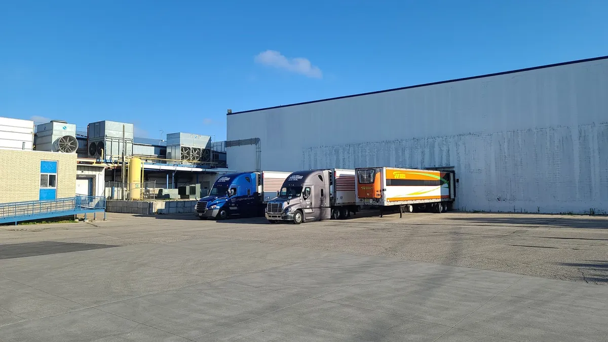 Warehouse image 9c54371ab56a4c869539466866bfcba8