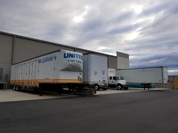 Warehouse image da5e09215b8b44a5ad9163c582629730