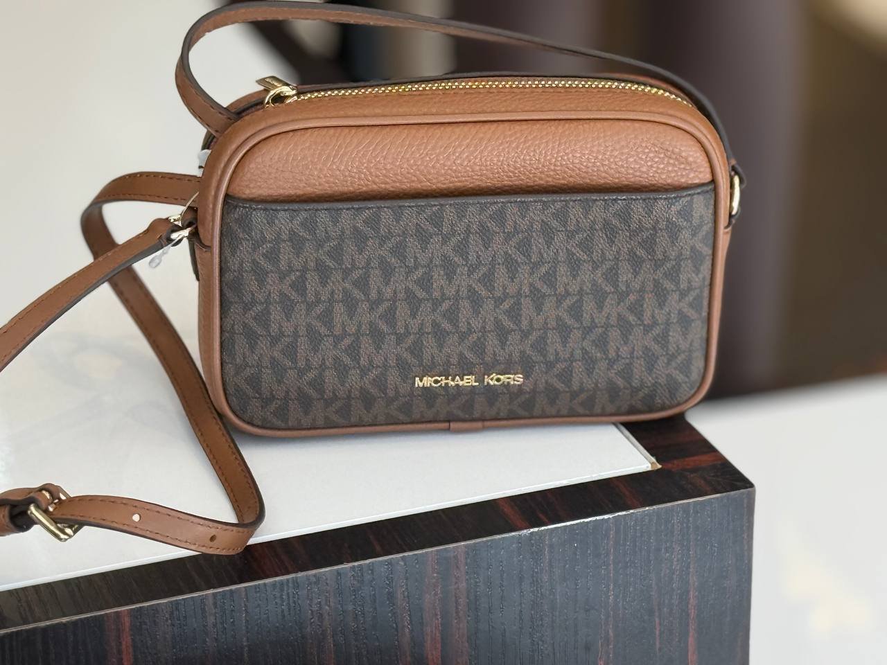 CROSSBODY CAMERA SM