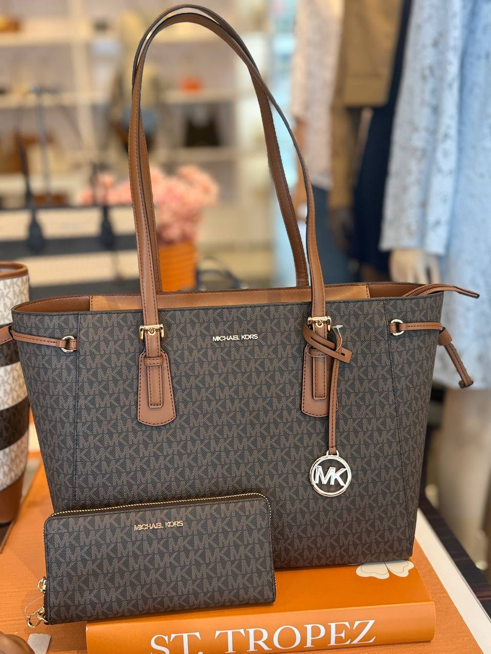 VOYAGER TOTE Bolsa Grande  + Carteira