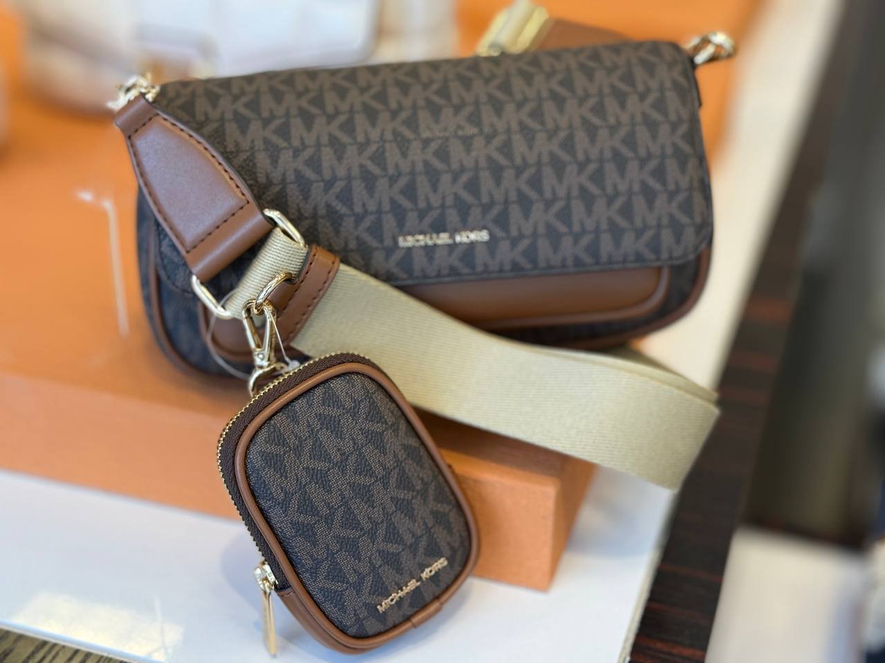 JET SET SM Crossbody