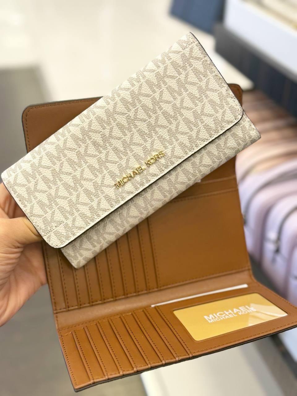 TRIFOLD Grande
