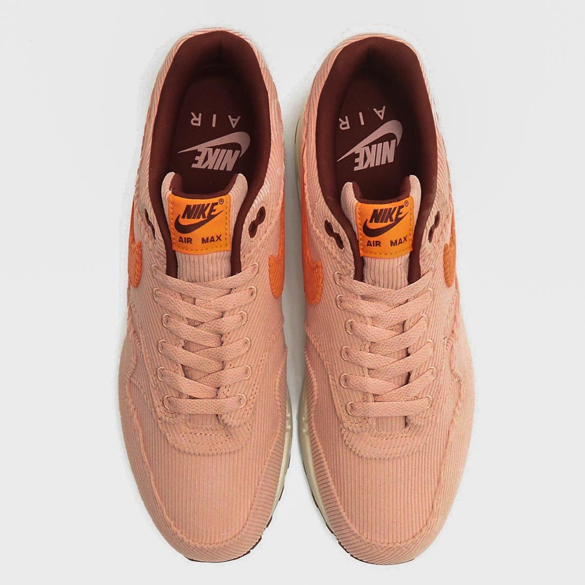 nike 200 coral stardust