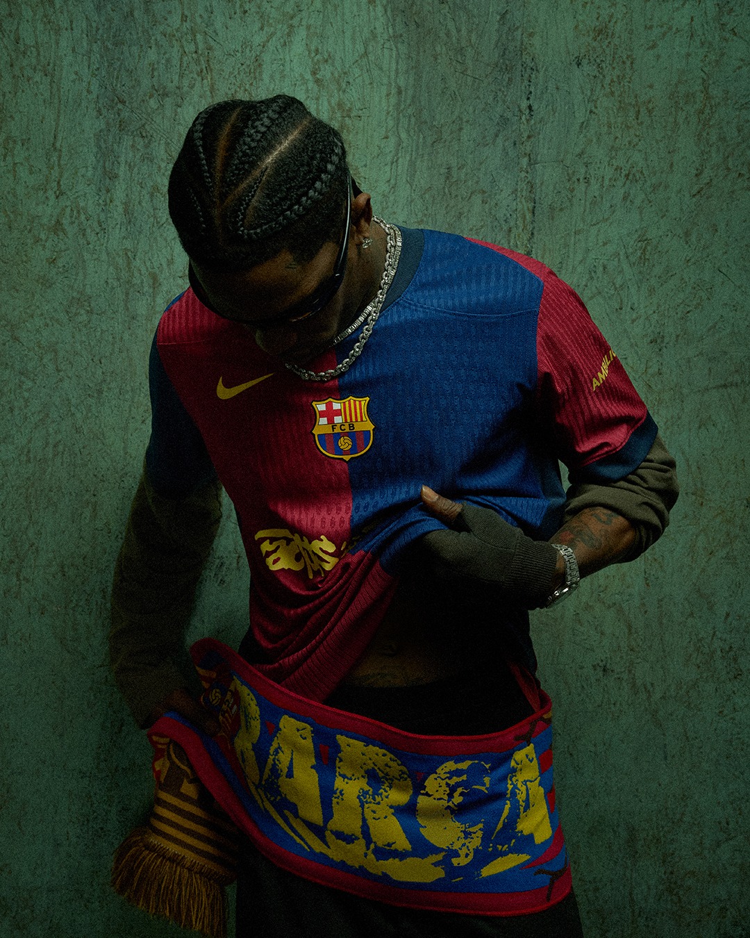 ウェア travisscott X FCBarcelona Cactusjack Spotify & FC Barcelona team with Travis Scott on Cactus Jack shirt