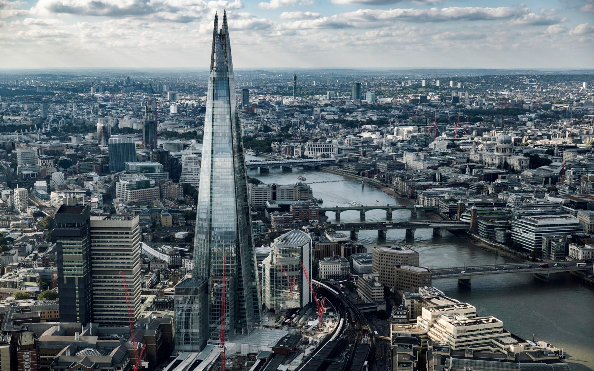 Apollo To Target Top Family Offices