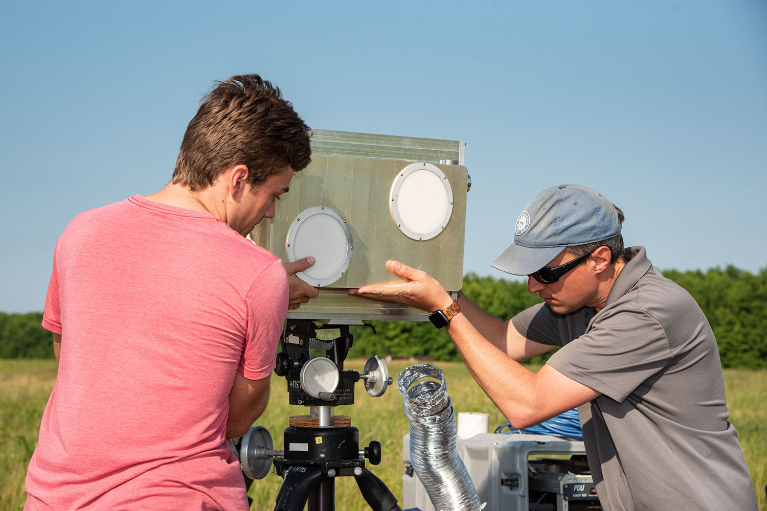 Radar and communications system extends signal range at millimeter-wave frequencies