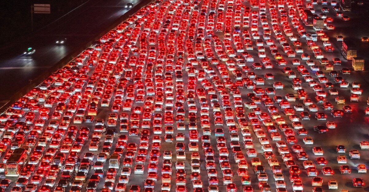 Photos of the Week: Horn Cupping, Target Practice, Pumpkin Forest