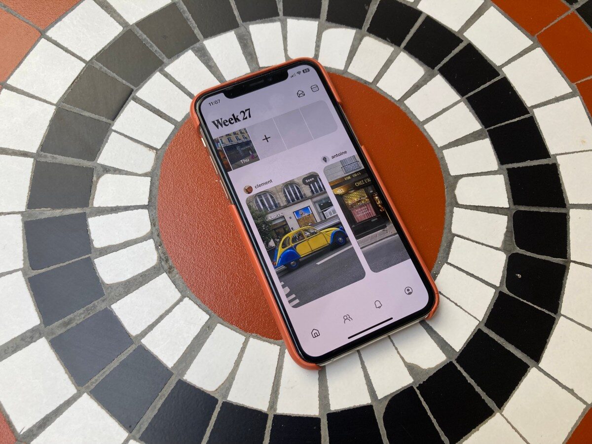 Retro, a photo-sharing app for friends, lets you 'time-travel' through your camera roll | TechCrunch