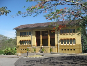 Incae Business School