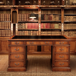 Beautiful Mahogany Desk 