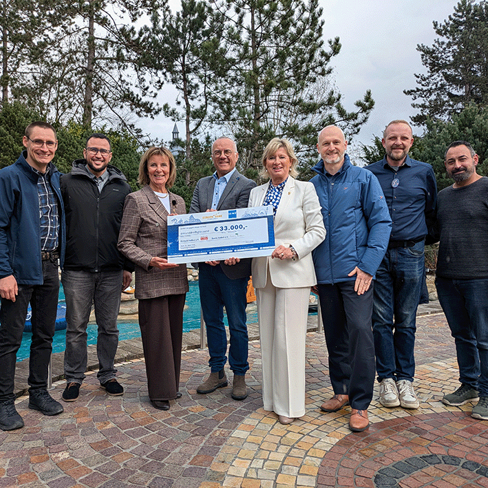 ELAUT donates €33,000 to Mack Foundation Charities Through Europa-Park Claw Machine Initiative.